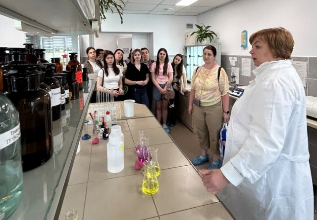 Завідувач сектору хіміко-бактеріологіічного контролю питної води